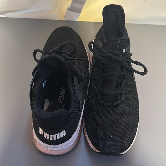 Women’s puma sneakers - Picture 3 of 3